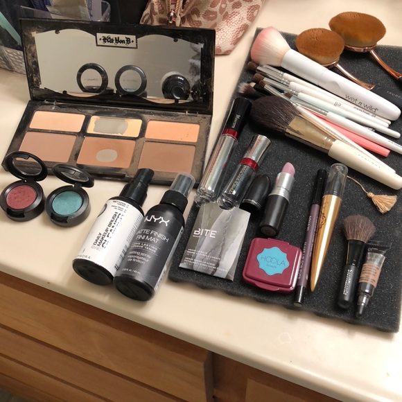 Makeup bundle